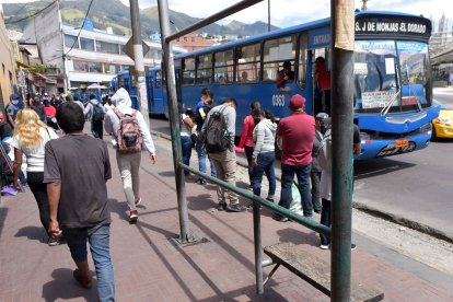 En La Marín, una de las razones para estar ‘pegaditos’ es la venta ambulante.