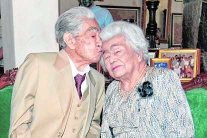 Él y su mujer ingresaron a los Récords Guinness por ser la pareja casada y viva más longeva.