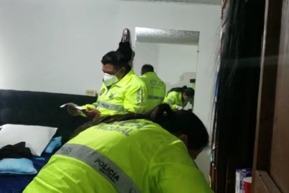 Los agentes de la Policía Judicial entraron a una casa de Sangolquí, en el cantón Rumiñahui.