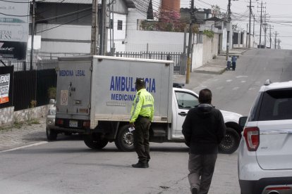 El fallecido fue retirado por la ambulancia de Medicina Legal.