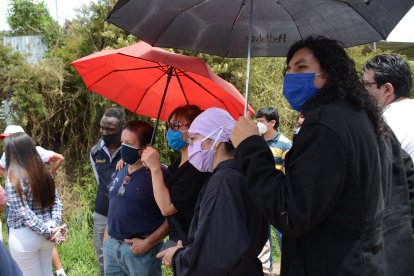 Vecinos y amigos le decían Carlitos.