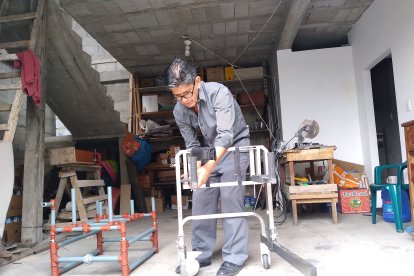 Otro prototipo desarrollado por el 'ingeniero' es este de acero inoxidable, para niños más grandes.