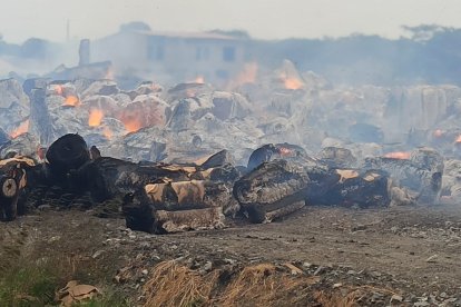 400 bomberos se trasladaron al inicio de la emergencia.