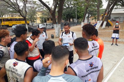 El técnico Darío Meza alista a su equipo para la temporada 2021.