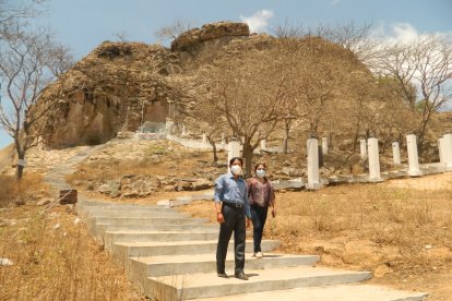 La  Gruta de la Virgen forma parte del entorno natural de la parroquia y es uno de sus atractivos turísticos.