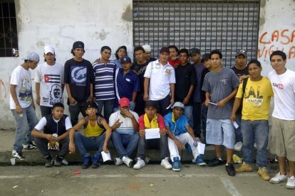 En 2012 empezó su obra en  El Recreo, con los miembros de los Latin Kings. Con ellos estuvo dos años.