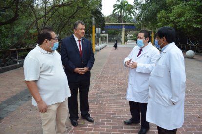 Los docentes esperan que la Universidad de Guayaquil recupere su espacio.