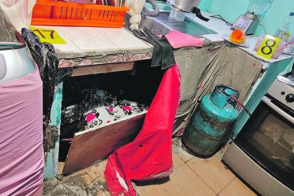 El cadáver fue ocultado bajo el lavabo de la vivienda que Caiza arrendaba en Pifo.