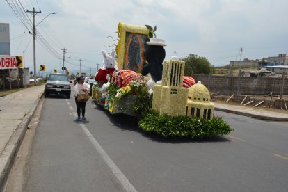 Este año se hizo una caravana motorizada en lugar de la tradicional procesión.