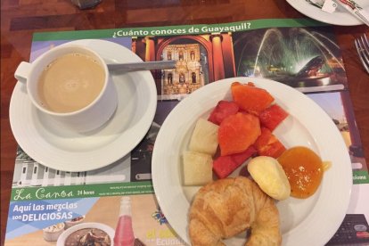 La Canoa se ubica entre las calles Chile y 10 de Agosto.