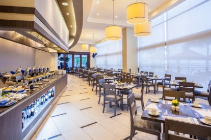 El restaurante se ubica en la Calle Numa Pompilio Llona, Las Peñas.