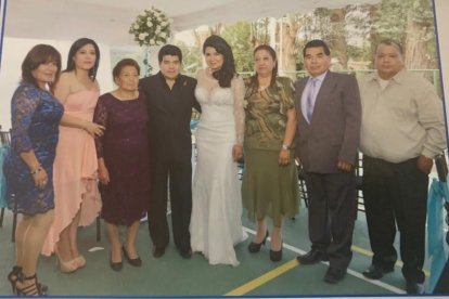 Otro recuerdo familiar, en el que consta Édgar, el hermano de Gerardo.