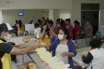 120 meriendas se entregan todos los miércoles en el Hospital del Niño. Tres veces al mes van a este centro médico y solo una a otra casa de salud.