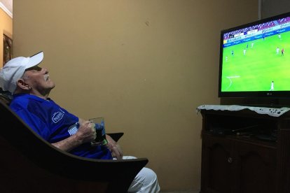 A sus 102 años, Noé Pico no tiene que usar lentes para ver la televisión.