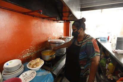 Ante la medida, Violeta Ramírez decidió no atender en su restaurante este domingo.