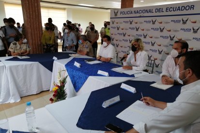 Autoridades locales, provinciales y nacionales mantienen reuniones ante la inseguridad.