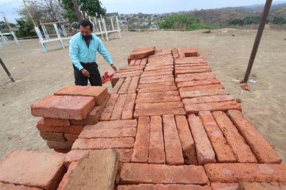 Los habitantes esperan el apoyo solidario para contar con la casa comunal.