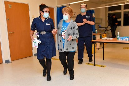 Margaret Keenan, el día en que recibió la vacuna.