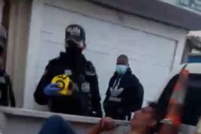 El hombre fue llevado al hospital. Tiene siete antecedentes penales.