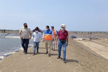 Las autoridades del Gobierno y de Santa Elena recorrieron obras en la provincia peninsular.