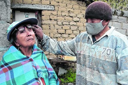 Rosita requiere de atención oftalmológica y lentes nuevos.