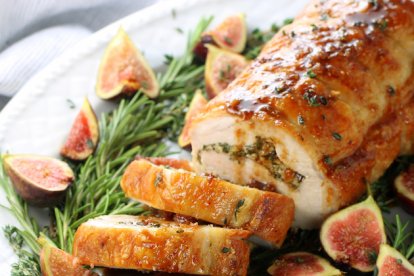 El lomo de cerdo con salsa de higos es una buena opción para esta Navidad.