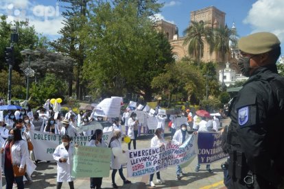 Las protestas de los médicos y posgradistas duran hasta estos días. Denuncian el no pago de sus sueldos y otros malos tratos.