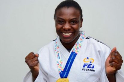 Chalá, con su medalla ganada.