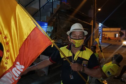 Miguel Arana hincha del Barcelona apoyando a su equipo a la distancia.