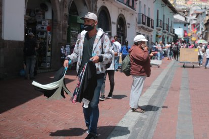Muchas personas que se han quedado sin 'camello' se han refugiado en el trabajo informal.