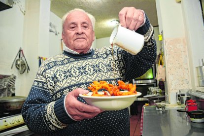 Historiador gastronomico Julio Pazos  en entrevista para diario Extra nos cuenta su vivencias con la comida ecuatoriana.

Gustavo Guaman. Quito 30 de Diciembre de 2020 Agencia(ag-extra ag-expreso-ag-quito)