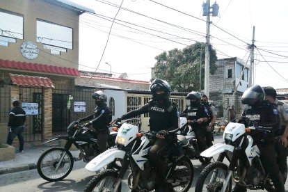 La Policía Nacional resguardó el operativo desplegado en el sector del Cristo del Consuelo.