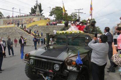 Después de la misa, la imagen fue llevada en un vehículo militar hasta el aeropuerto.