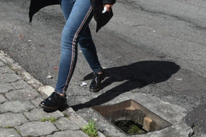 Ríos, en La Tola, casi todas las alcantarillas están sin tapa.