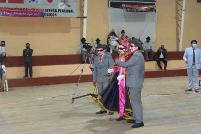 Con sus atuendos recrearon a ciertos personajes.