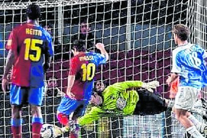 El exarquero Juan Carlos Caballero del Guayaquil FC enfrentó en el 2008 por la Copa del Rey a Lionel, quien le metió un gol y le tapó un penal.