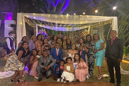 Nixon Molina se casó en el 2020 con el amor de su vida Esther.