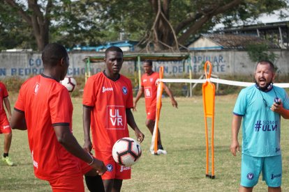 Michael Casanova, preparador físico de Guayaquil Sport, tiene claro que quienes hayan dado positivo al Covid-19 podrían presentar disminución en su resistencia física.