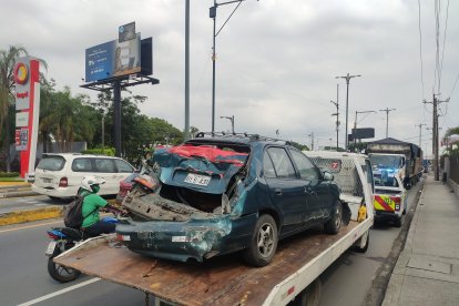Uno de los vehículos afectados, tras el accidente.