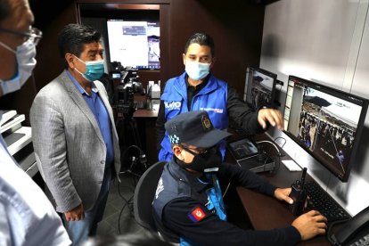 Las cámaras están enlazadas a una unidad de vigilancia.