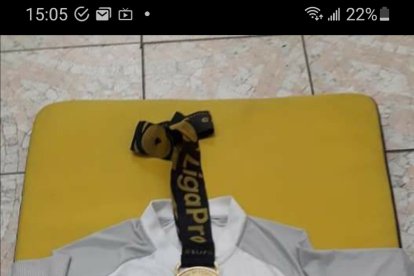 Lucas y la dedicatoría para su padre y hermana fallecidos.