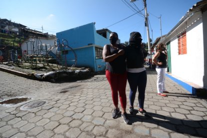 En este barrio las mujeres con las cabezas de hogar.