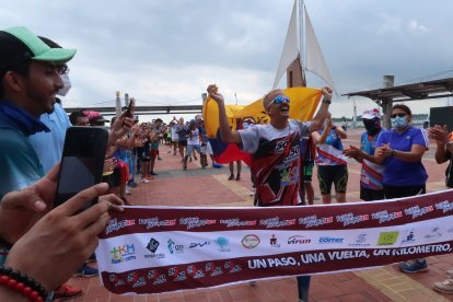 Ronald Insuaste cruzó la meta en el Malecón 2.000.