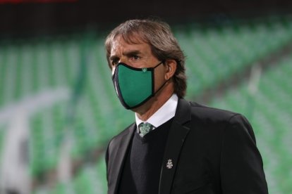 Guillermo Almada, tiene al Santos en el primer lugar en México.