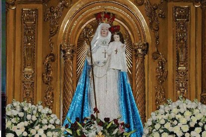 La imagen de la Virgen del Buen Suceso fue tallada por ángeles.