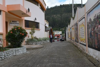En el Pasaje Marcial se cuenta la historia de Patate y los milagros del patrono.