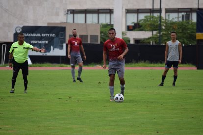 Chicaiza listo para su debut con la camiseta del Cuenca.