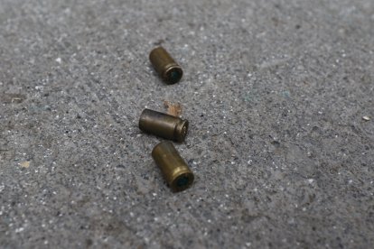 En la escena, los allegados recogieron tres indicios balísticos.