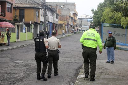 La Policía continúa indagando en el sector para dar con el paradero del responsable del crimen.