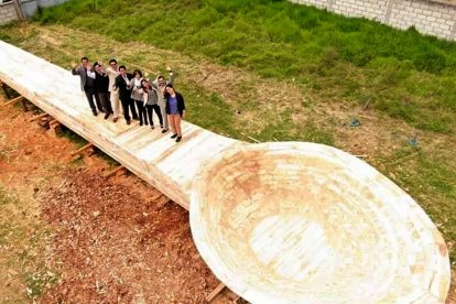 La cuchara de palo más grande de Paute.